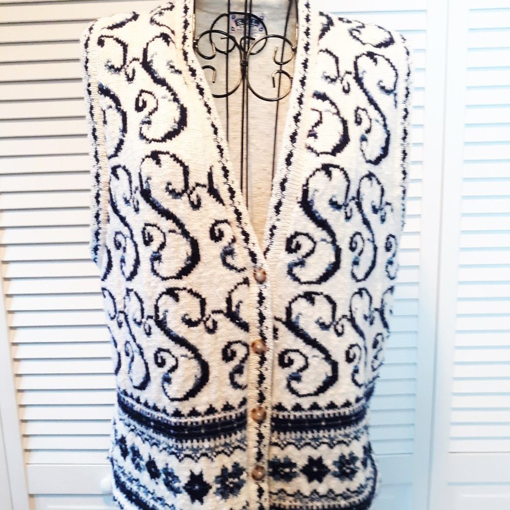S.M.L SPORT Sweater Vest